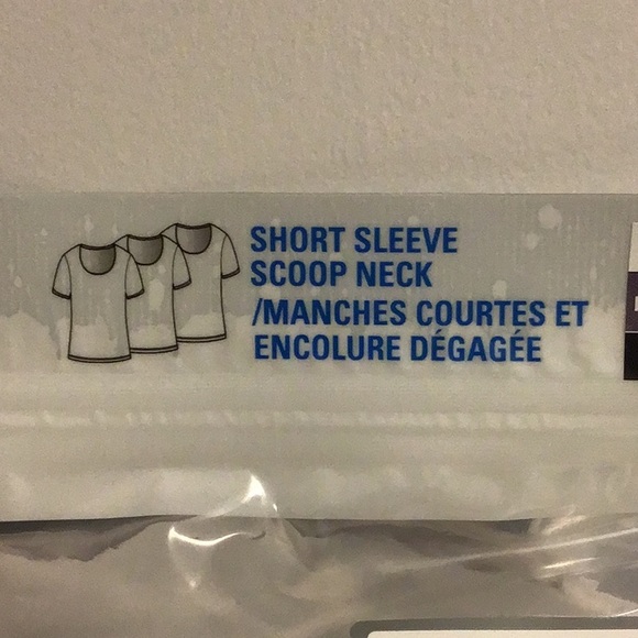 BRAND NEW IN PACKAGE WOMEN’S 3 PACK SHORT SLEEVE T-SHIRTS - Picture 3 of 7